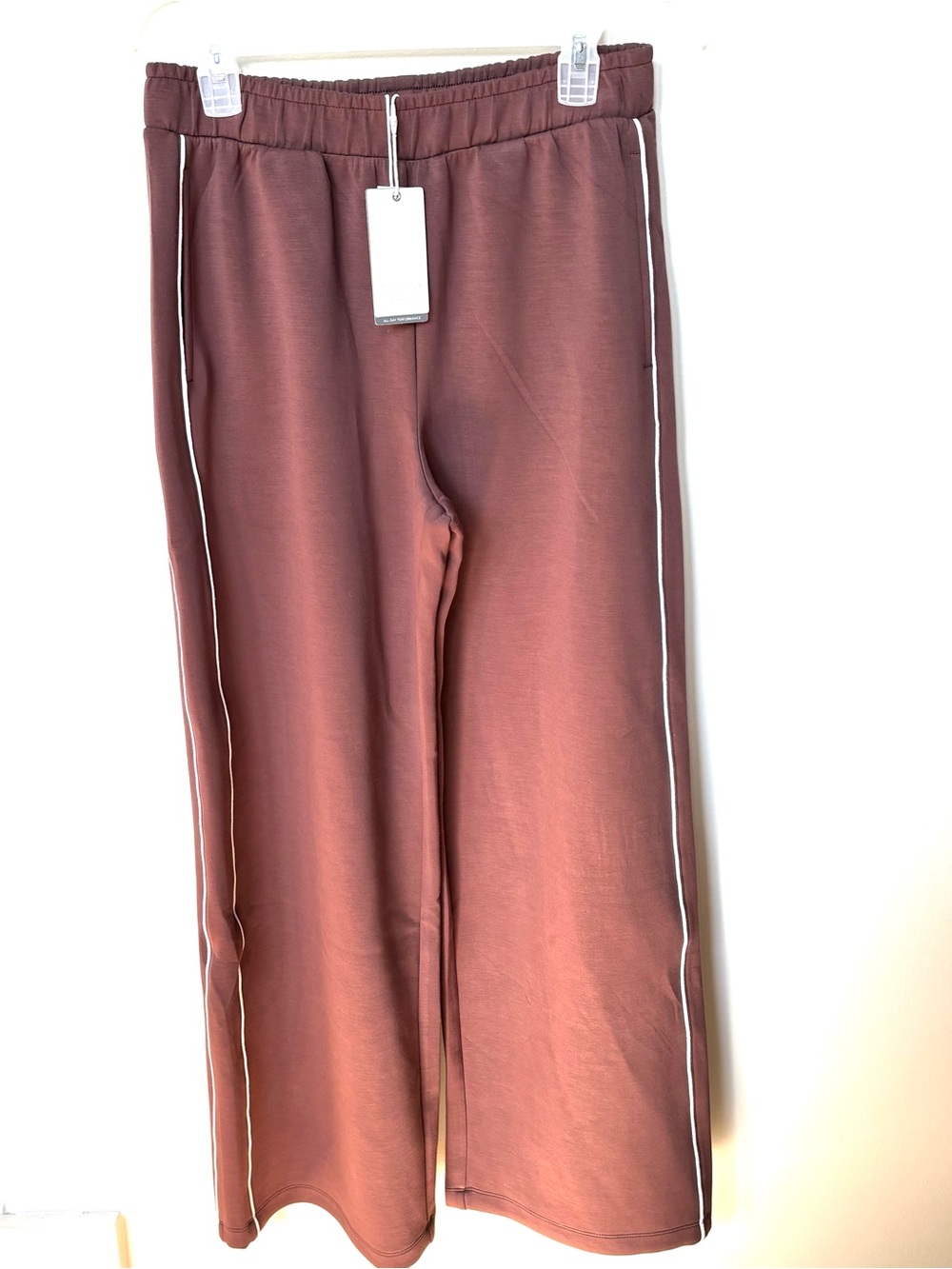 NWT $98 Z Supply Fastbreak Track Pant Sandalwood Sz M